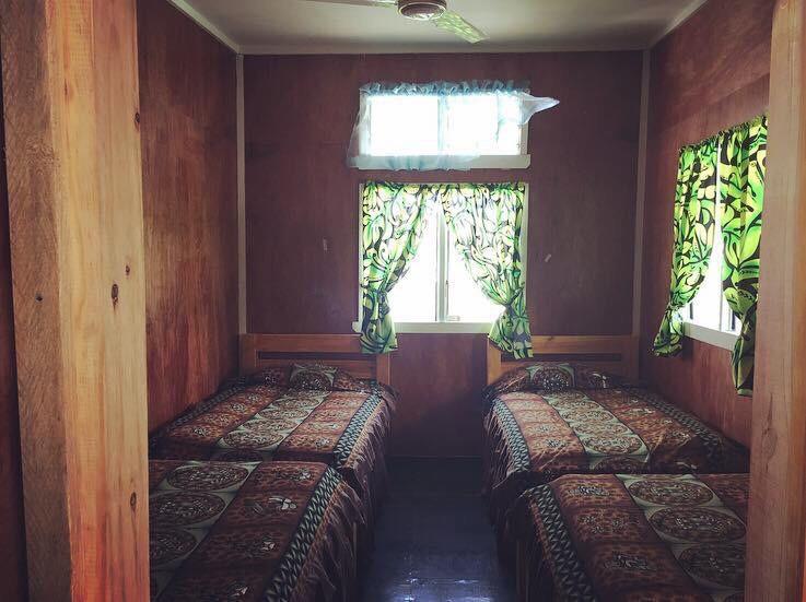 The Village Backpackers นูคูอาโลฟา ภายนอก รูปภาพ